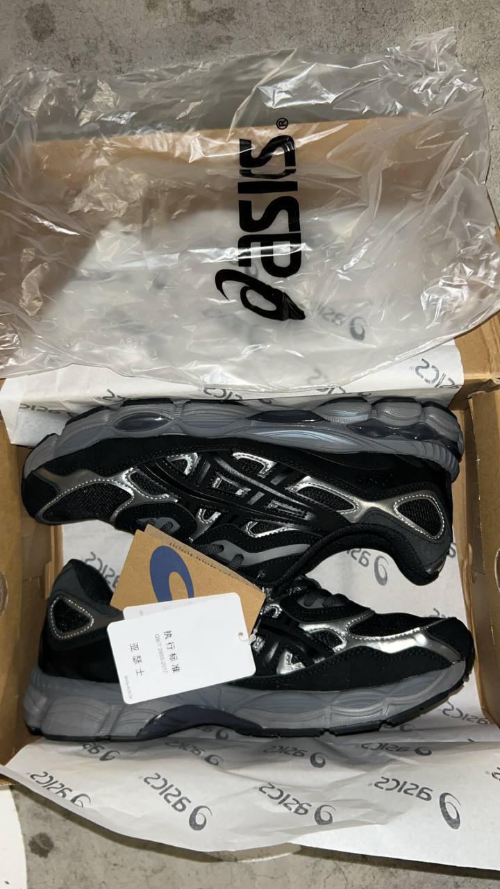 Baskets Asics Gel-NYC noir et argenté